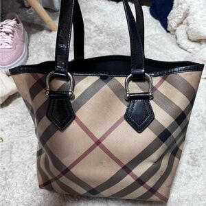 Burberry purse